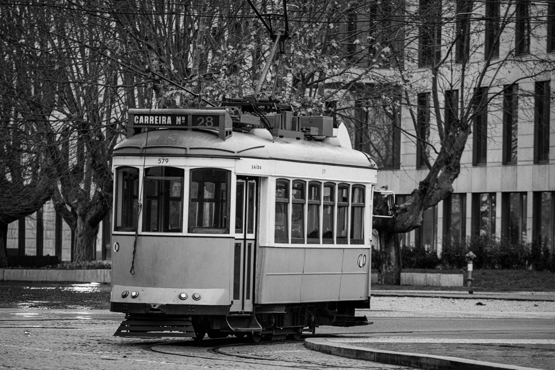 Portugal's 5-Year Citizenship Path Is Gone โ What Lei Orgรขnica 1/2026 Changes