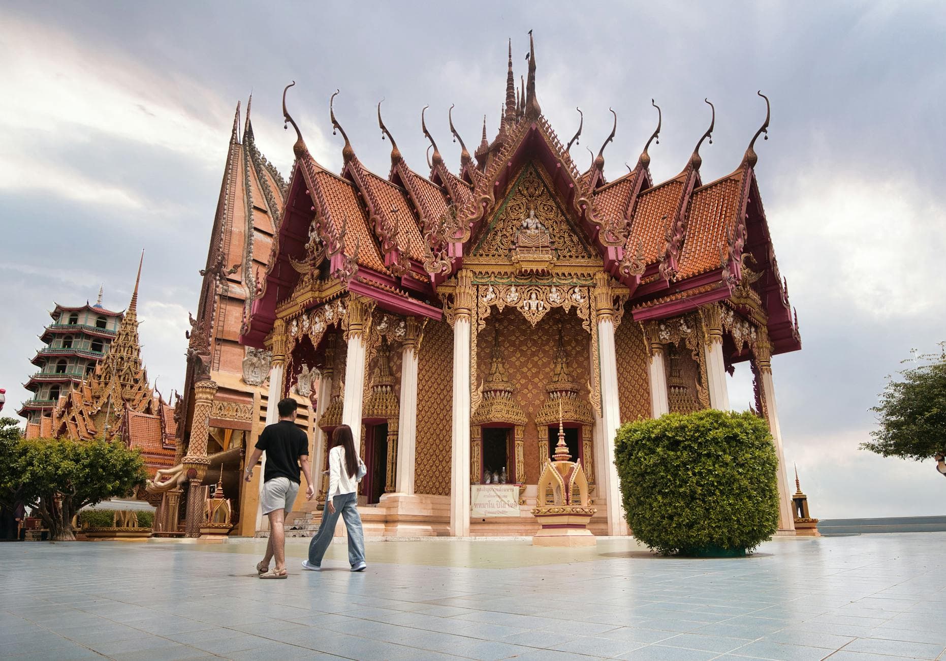 We Retired at 45 to Thailand on $2,400/Month โ Here's Our Real Budget After 2 Years