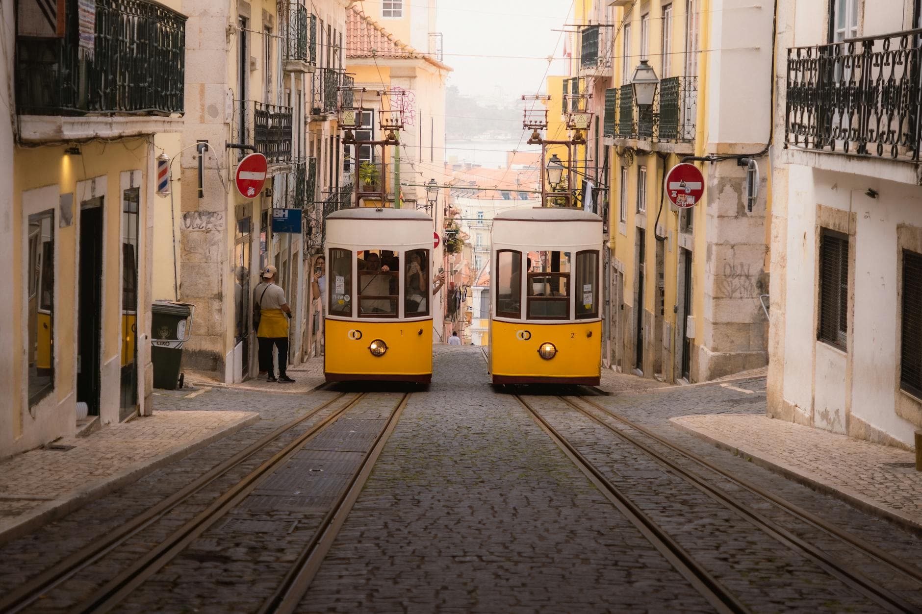 Morar em Portugal 2026: The Brazilian Expat Guide to Visas, Costs & 7-Year Citizenship