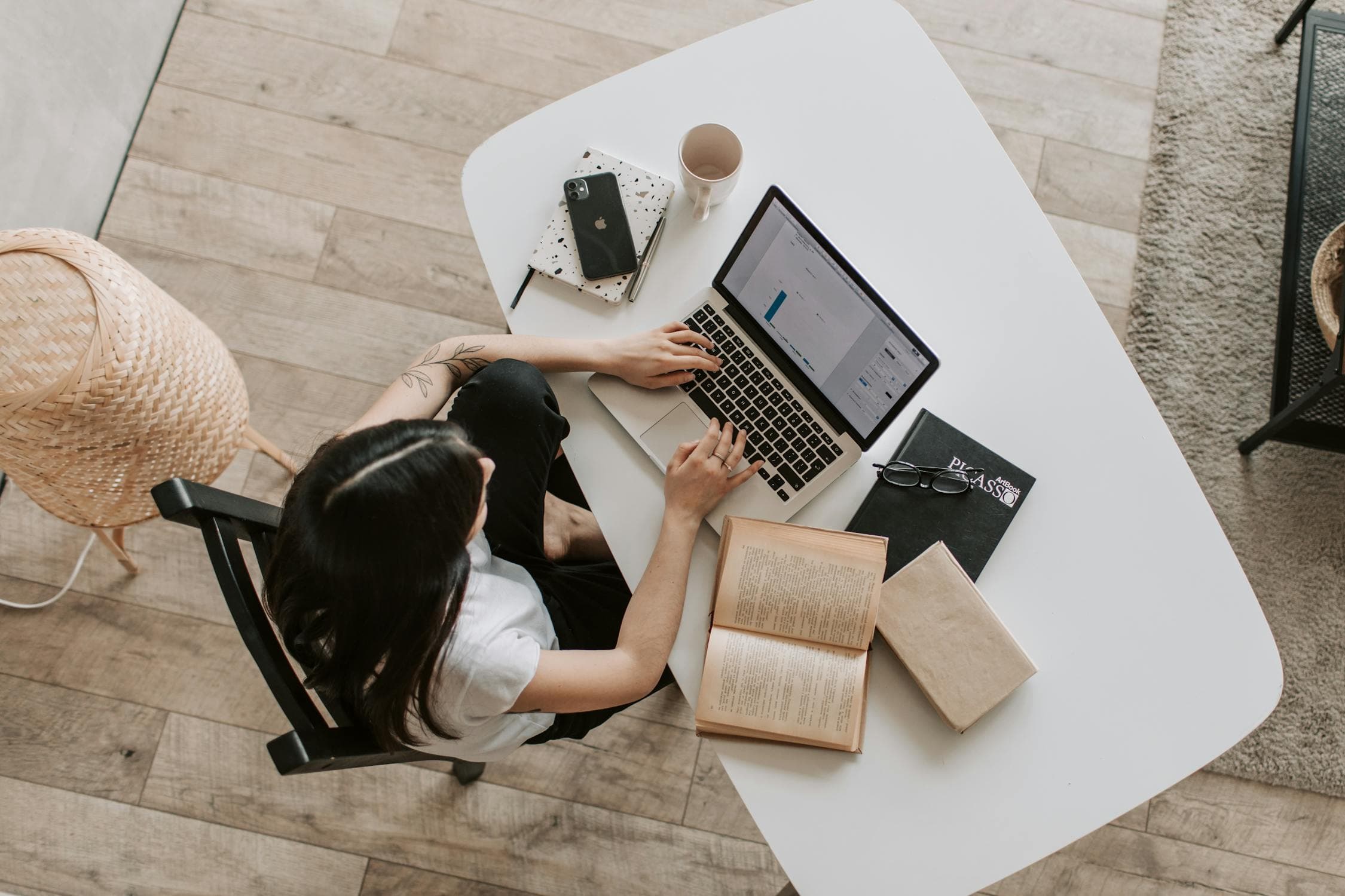 Working Remotely From Abroad: Legal, Tax & Visa Pitfalls to Avoid in 2026