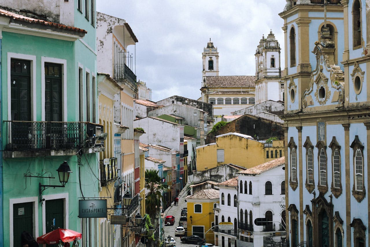 Mexico City vs. Medellรญn: Which is Better for American Expats in 2026?