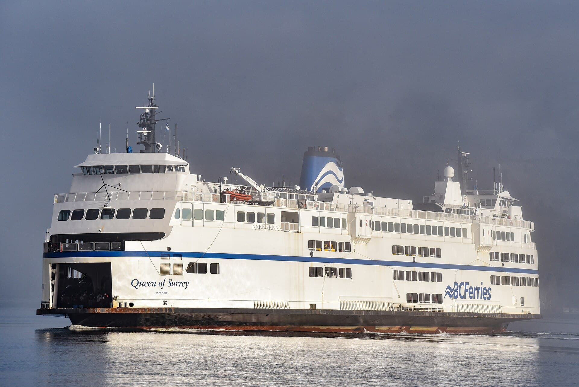 2021-11-26 01 BC Ferries MV QUEEN OF SURREY - IMO 7902221