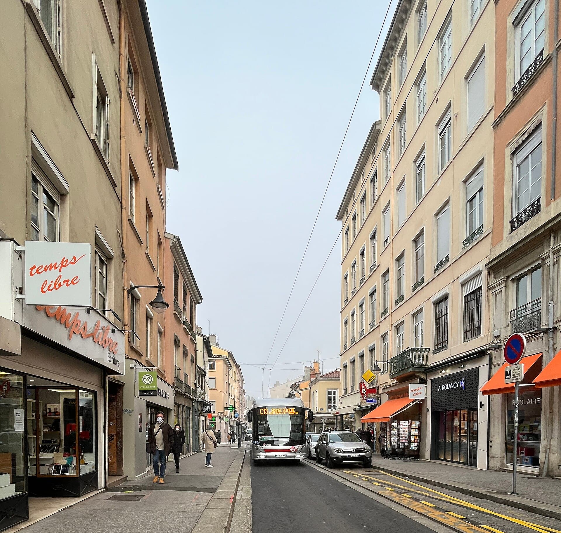 Un bus TCL Grande Rue de la Croix-Rousse (Lyon) en janvier 2022