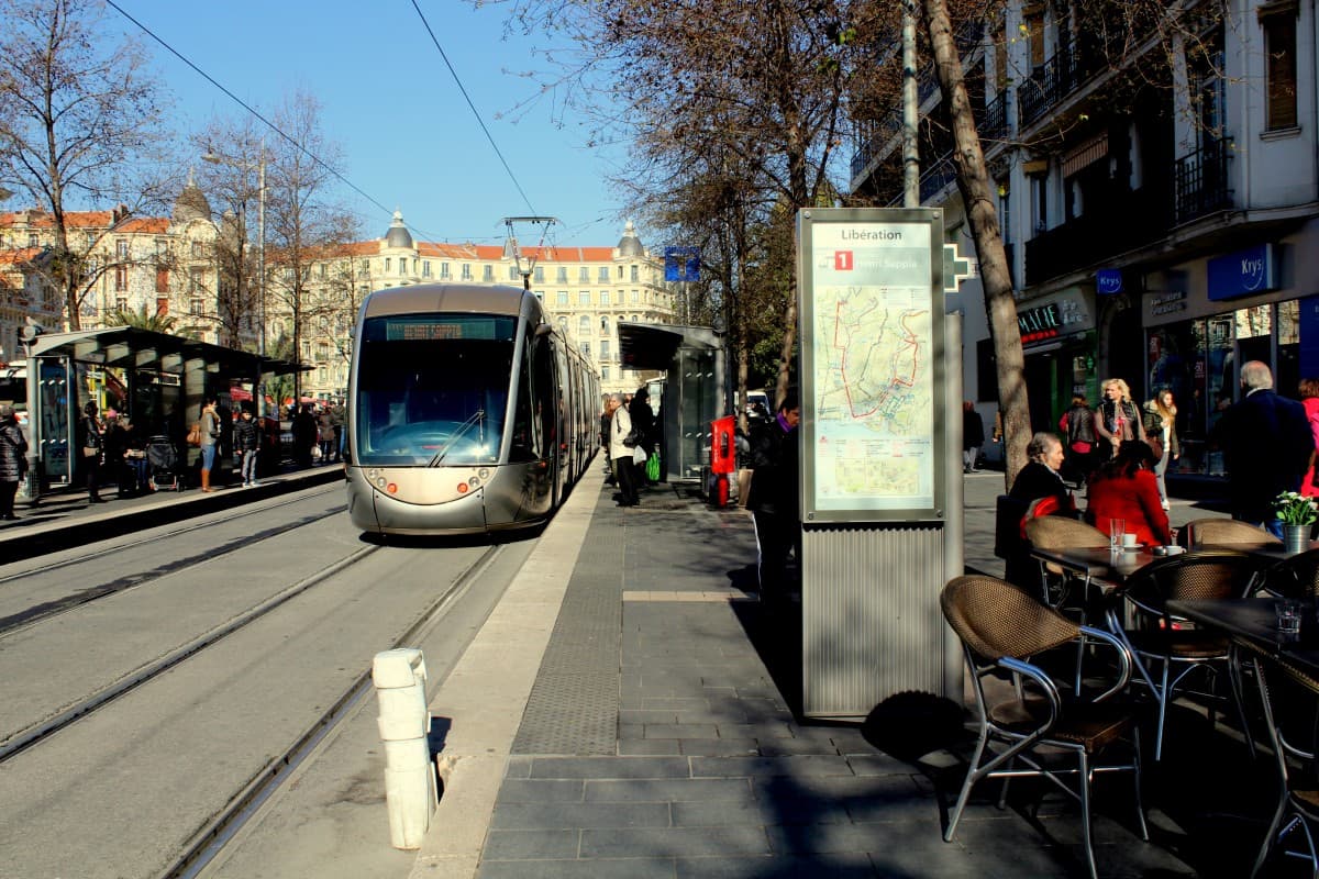 Nice--nizza-lignes-dazur-849066