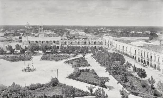 Plaza Grande Merida Yucatan por Maler A