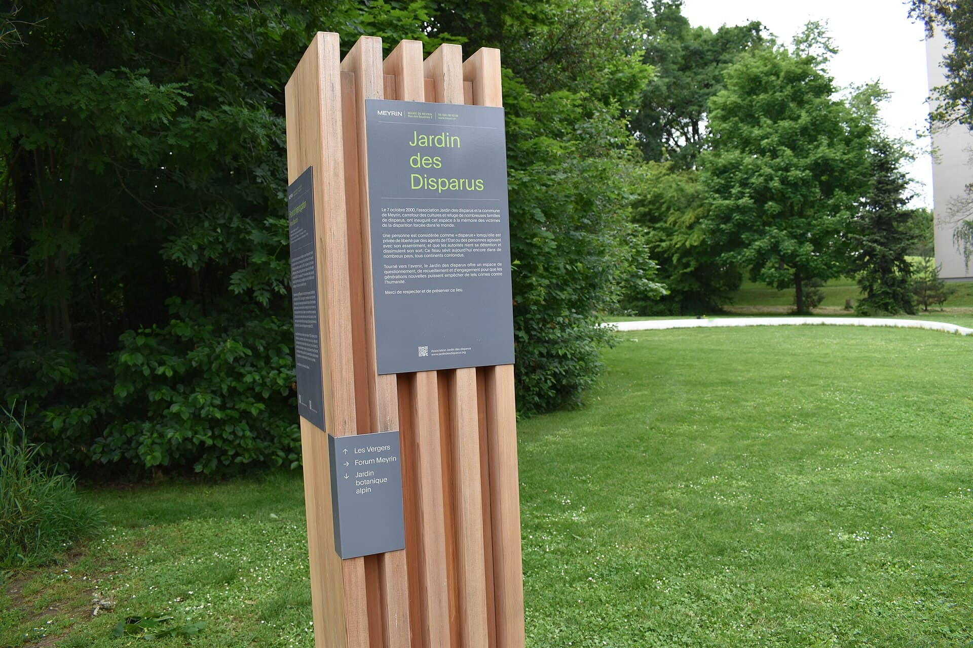 Jardin des disparus - panneau explicatif mai 2025