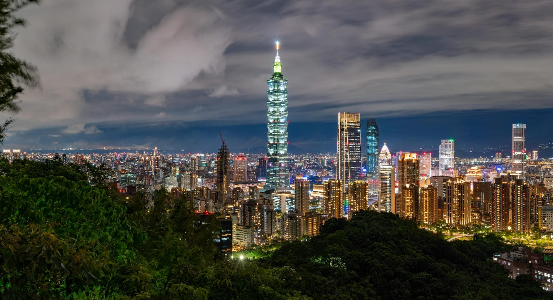 Stunning nighttime view of Taipei 101 and city skyline from Elephant Mountain, Taiwan.