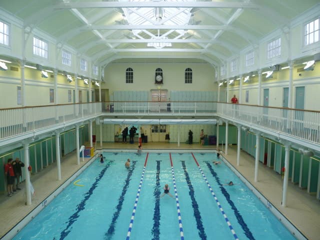 Inside Glenogle Baths, Stockbridge - geograph.org.uk - 2223381